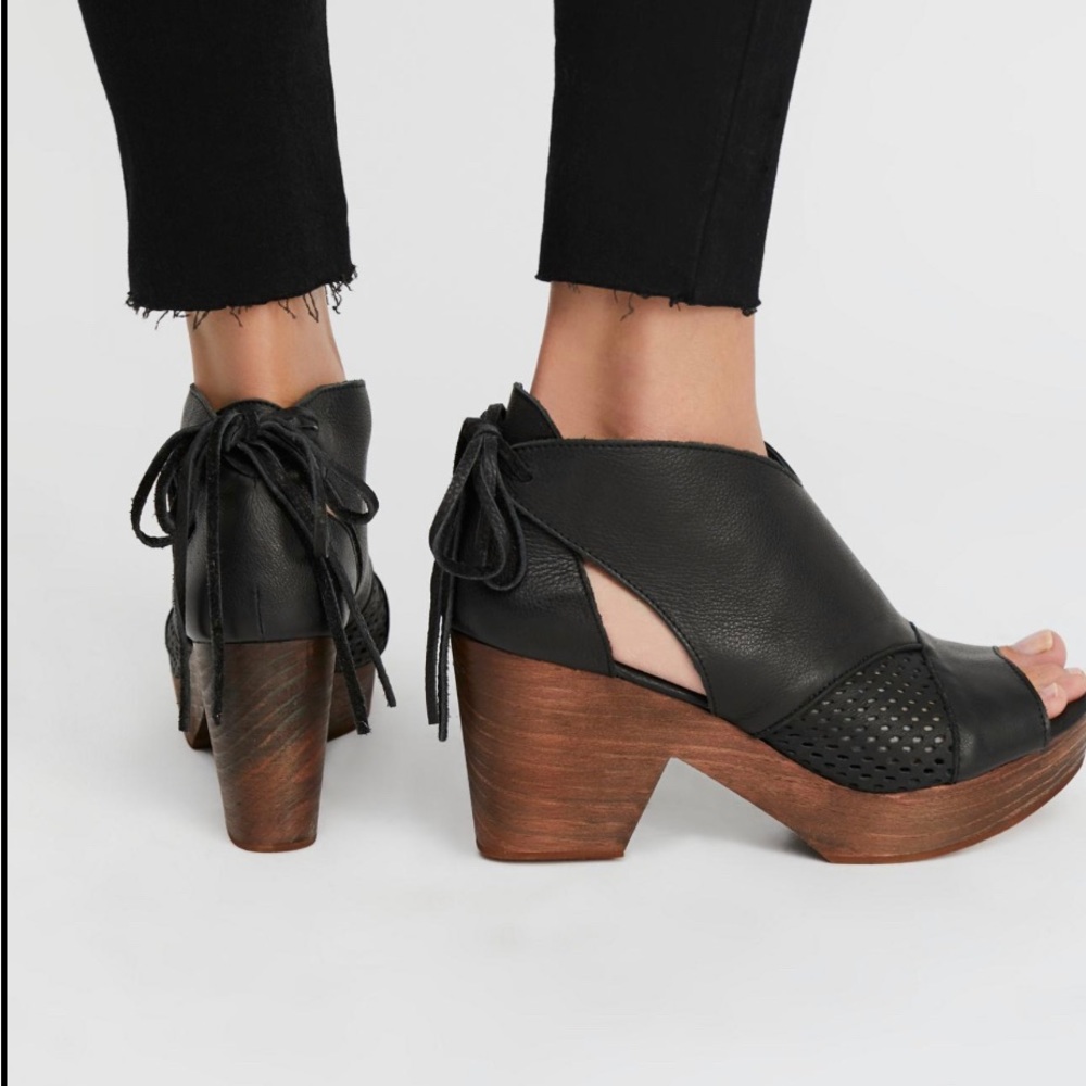 Free people revolve clog